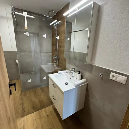 Lesna 3, Bojnice * Privigye